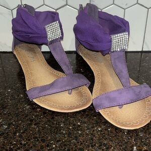 Stepss women’s open toe dress shoe, small wedge purple, lilac gems- size 8